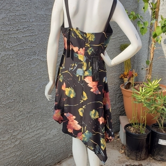 NEW BCBGMAXAZRIA DRESS - Picture 5 of 9